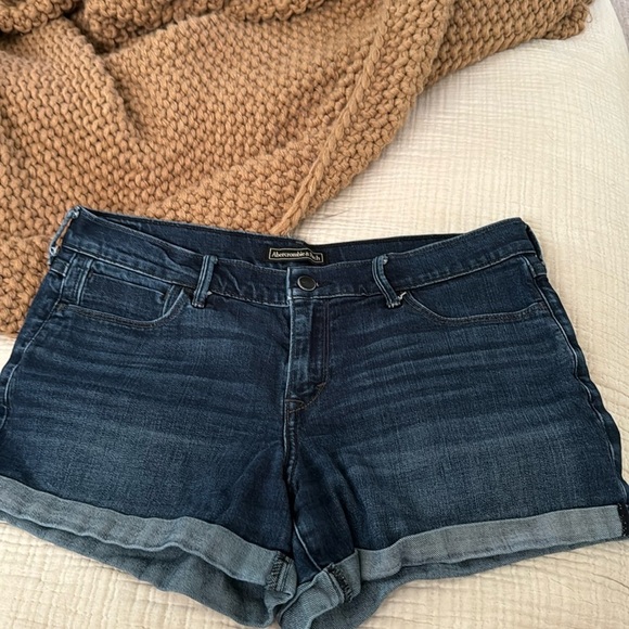 Abercrombie and Fitch dark denim short short size 30 - Picture 1 of 3